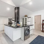 Bright Apartment, By Hopstays Villa *