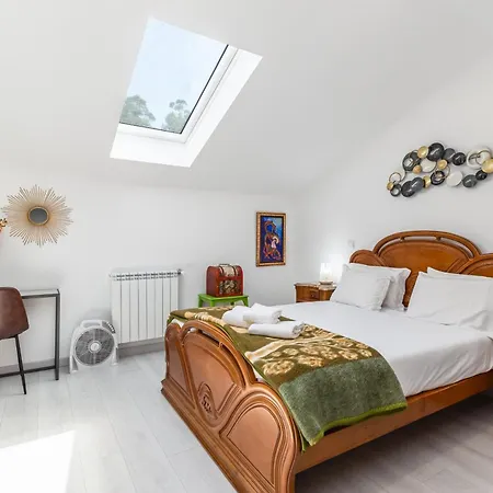 New - Bright Villa *