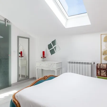 Villa Bright Apartment, By Hopstays Crestuma