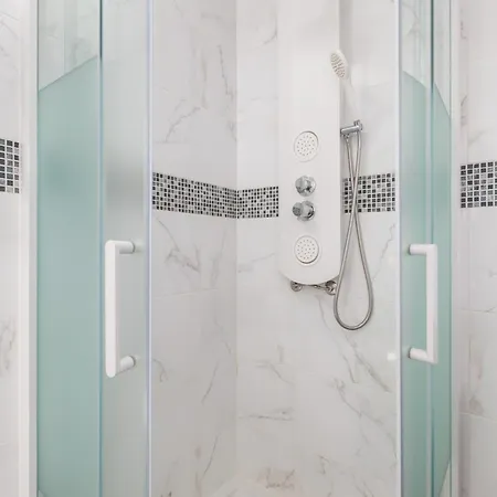 Bright Apartment, By Hopstays Villa *