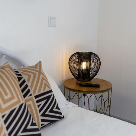 Bright Apartment, By Hopstays Villa Crestuma