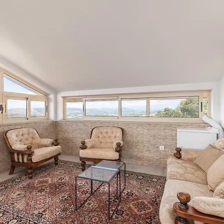 Bright Apartment, By Hopstays Crestuma