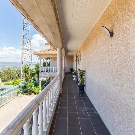 Villa Bright Apartment, By Hopstays