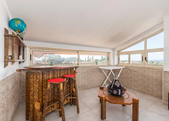 Bright Apartment, By Hopstays * Crestuma