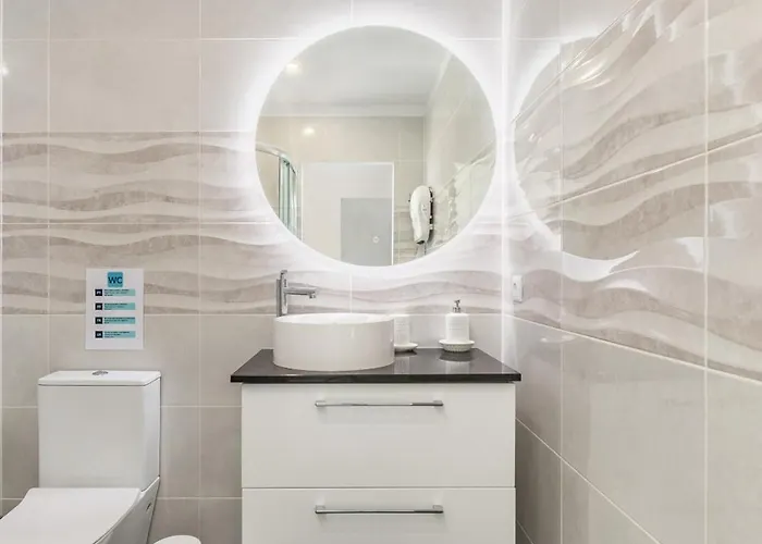 Bright Apartment, By Hopstays Villa *