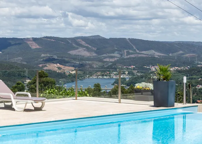 Bright Apartment, By Hopstays *